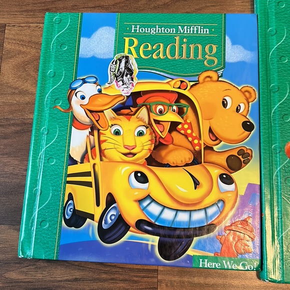 Books - Picture 3 of 6